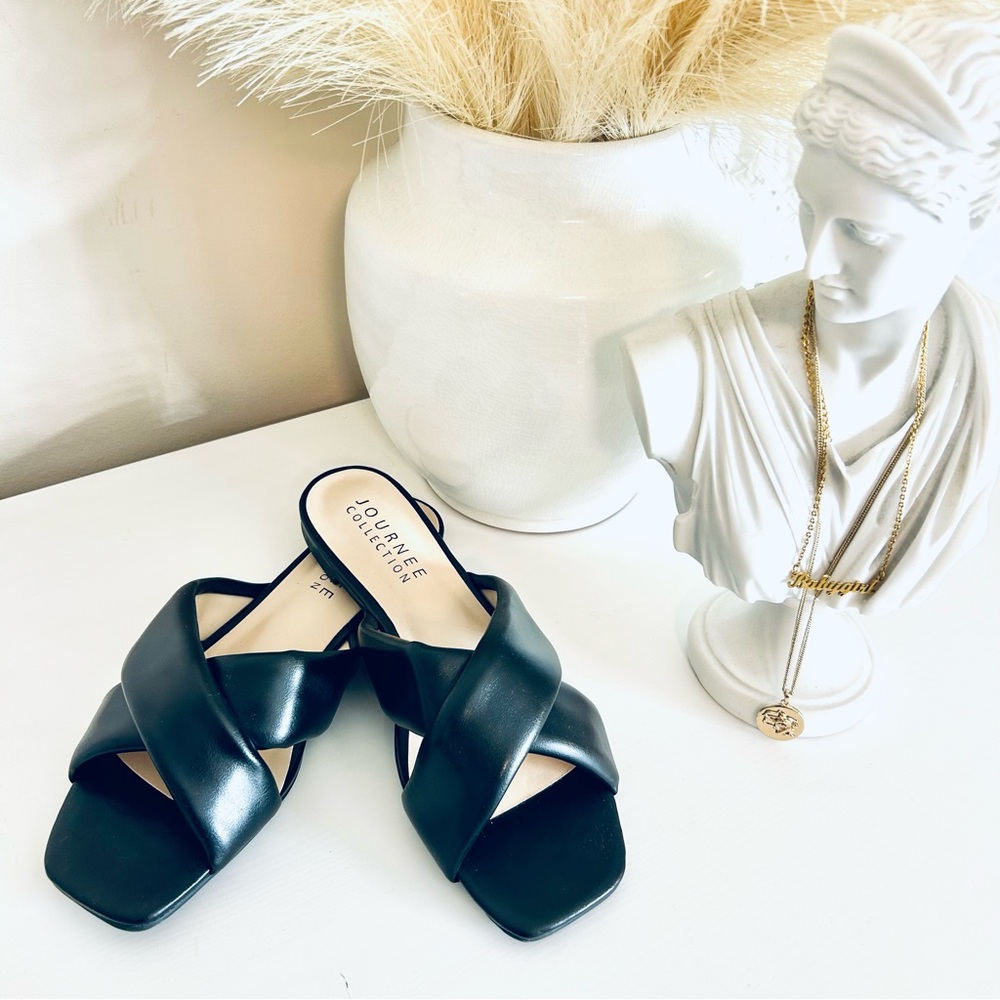 Journee Collection Carlotta Sandal
